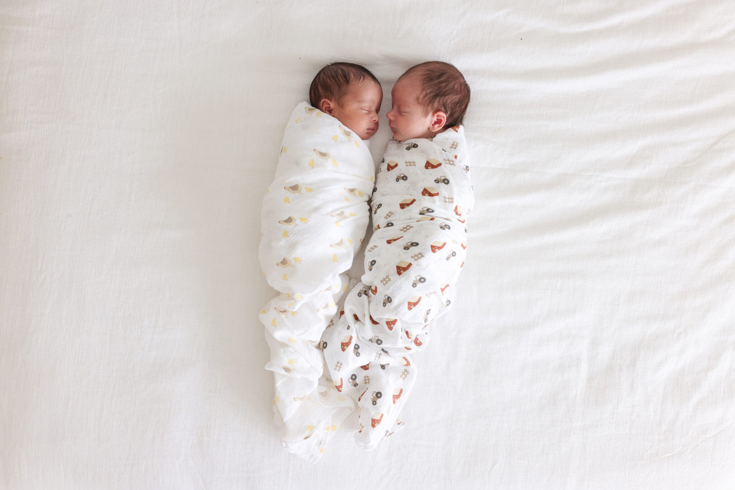 Lulujo Cotton Swaddle | Barnyard & Rooster