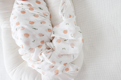 Lulujo Cotton Swaddle | Peaches