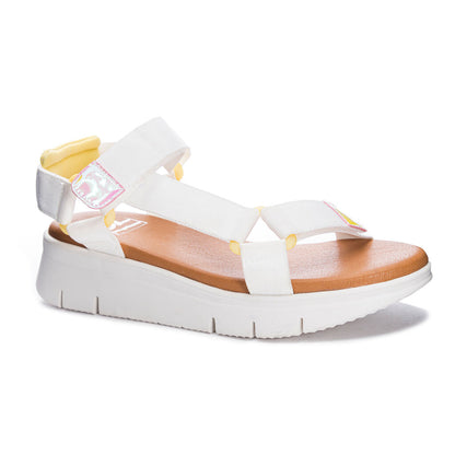 Qwest Sandal | White